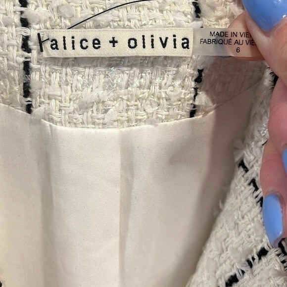 Alice + Olivia “Indira” Fitted Jacket 6 - Picture 4 of 5